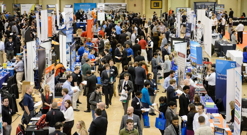 17 Ideas & Vendor List for Campus Recruiting Events Giveaways 1